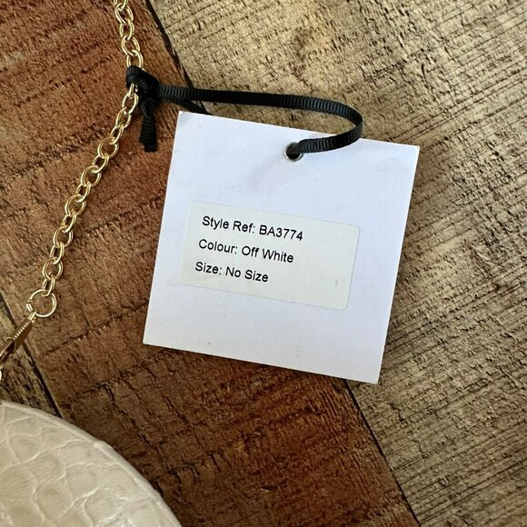 True Décadence Croc Embossed Off White Clutch With Gold Chain Strap - Picture 3 of 7